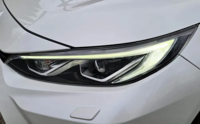 Suzuki zaskakuje oszczędną hybrydą. Oto rodzinny SUV z Japonii