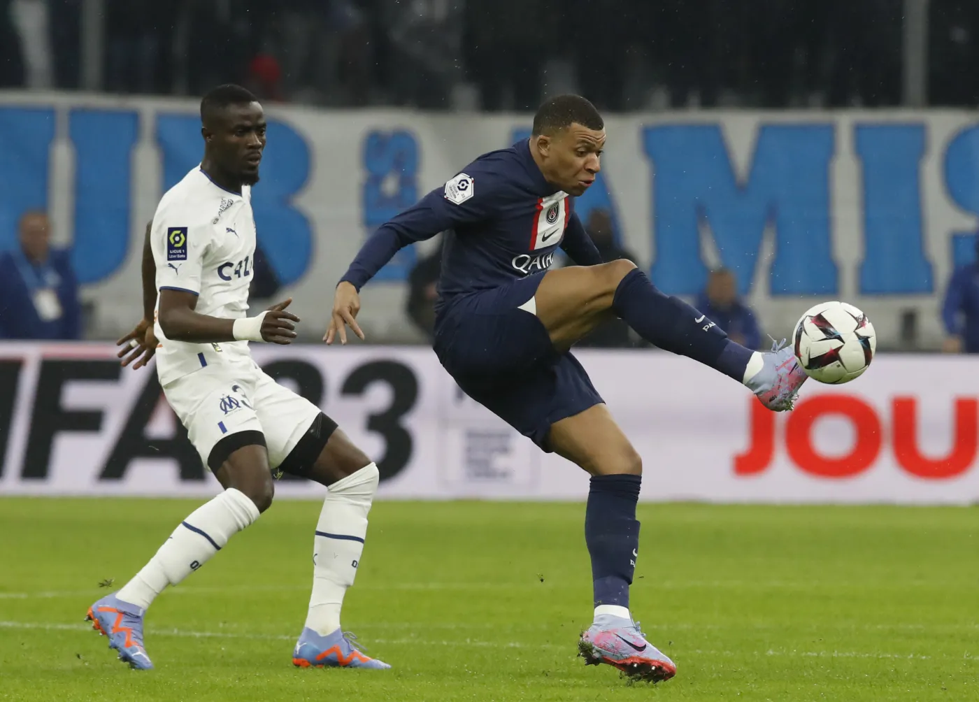 Piękne akcje i gole. Mbappe i Messi błyszczeli w meczu z Olympique Marsylia [WIDEO]