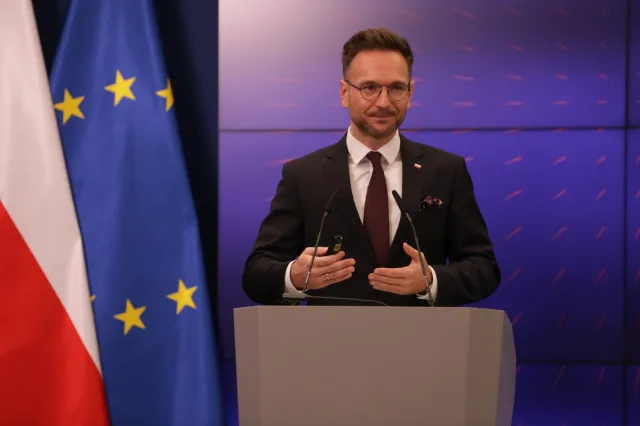 Minister Buda nie reaguje na doniesienia o poniżaniu pracowników w podległej mu instytucji