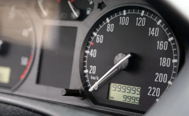 Akcyza na samochody używane w górę, auto bez DPF nie przejdzie przeglądu. Rząd zaostrza przepisy