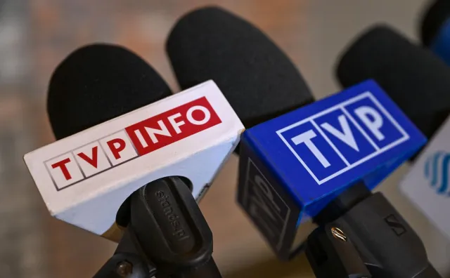 Oburzenie po paskach w TVP Info. "Nie wiem, czy trafią za kraty, ale..."