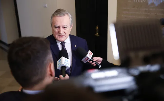 Gliński: Atak na papieża to atak na Polskę, na rację stanu