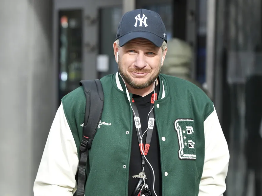 Wzruszający post Filipa Chajzera na Instagramie. Wspiera chorego chłopca i wspomina zmarłego syna