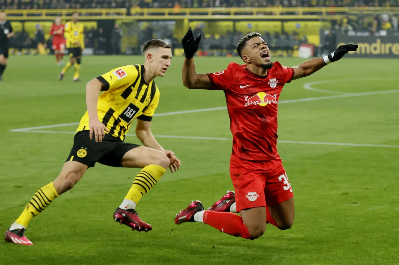 Borussia Dortmund w fotelu lidera czeka na odpowiedź Bayernu