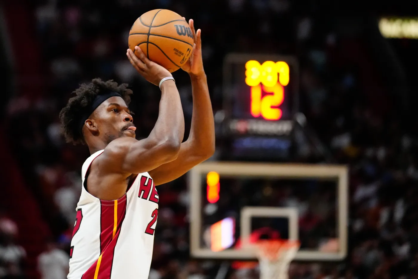 Świetny mecz Butlera. Heat przerwali serię porażek, Mavericks coraz dalej od play off