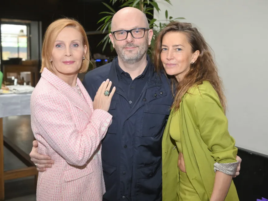 "Po co tak epatować intymnymi szczegółami?". Internauci ganią Kamillę Baar za ekspozycję piersi [FOTO]