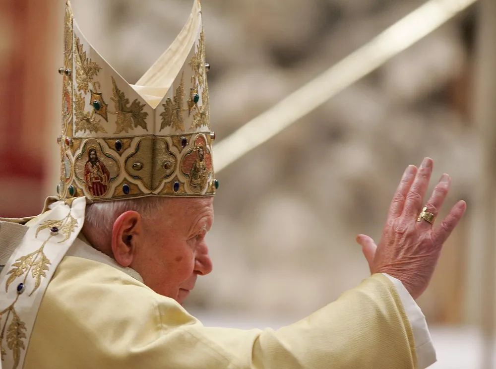 Abp Hoser: Jan Paweł II i jego nauczanie są przeszkodą dla neomarksistów