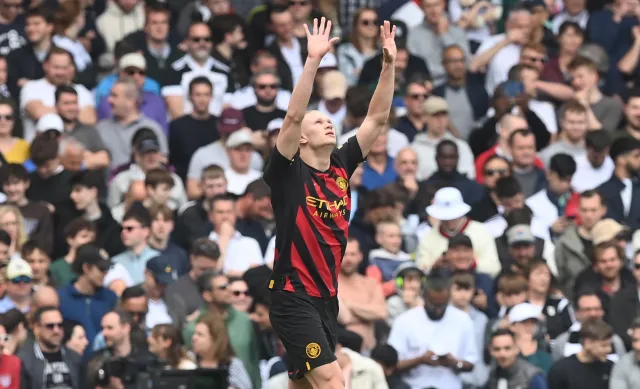Erling Haaland strzelił 50. gola w sezonie. Manchester City liderem
