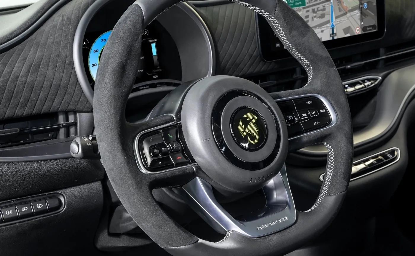 abarth-500e-37630319.jpg