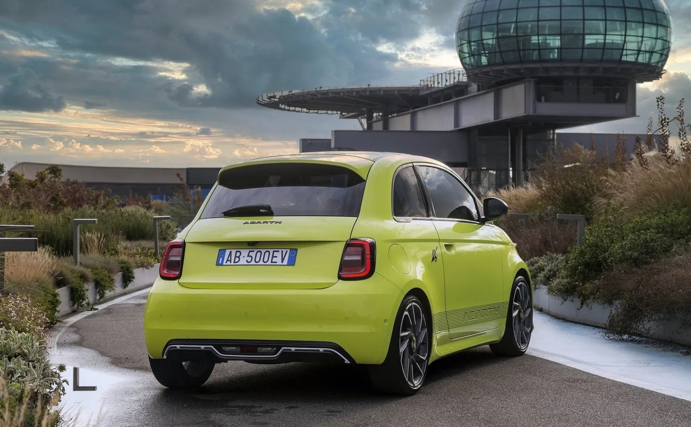 abarth-500e-37630354.jpg
