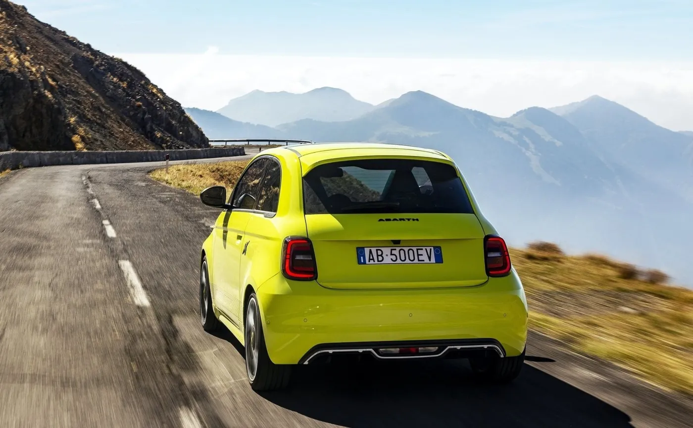 abarth-500e-37630359.jpg