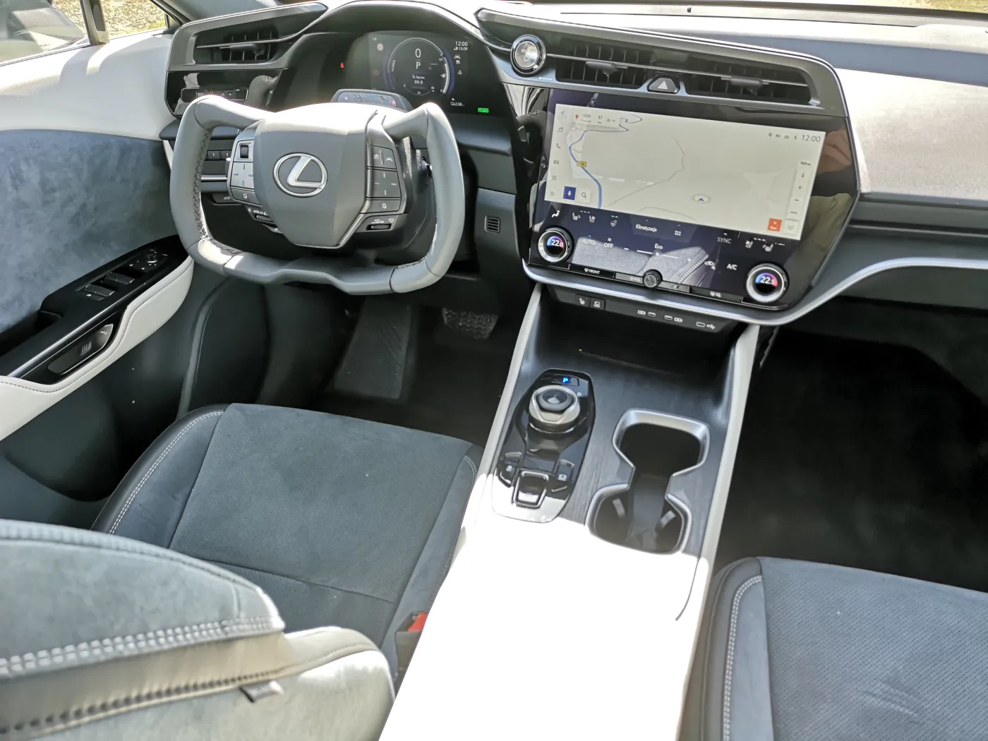 lexus-rz-450e-37735405.jpg