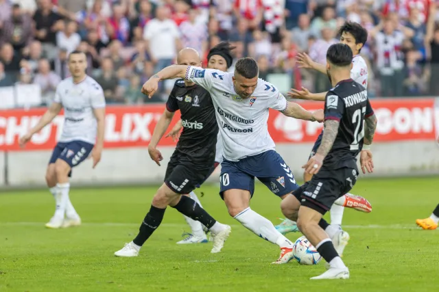 Górnik przedłużył zwycięską serię. Pogoń straciła szansę na wicemistrzostwo [WIDEO]