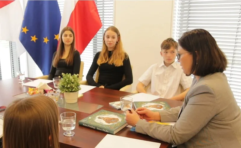 poznan-dzieci-wicemarszalek-paulina-stochnialek-37815738.jpg