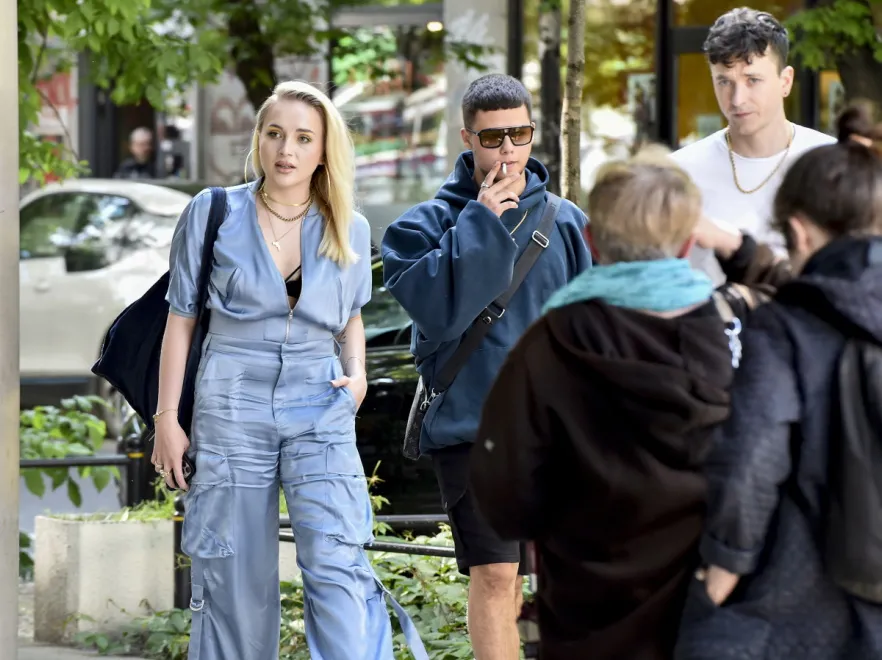 Papieros musi być! TAK świeżo upieczony kierowca Allan Krupa zajechał pod studio DDTVN [FOTO]