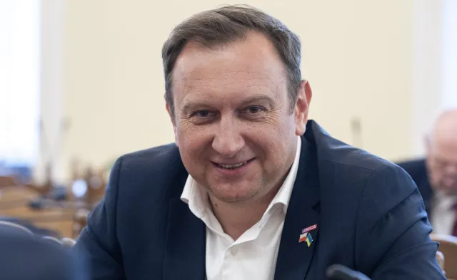 "Duda jest gwałcicielem polskiej Konstytucji". Trela miażdży prezydenta