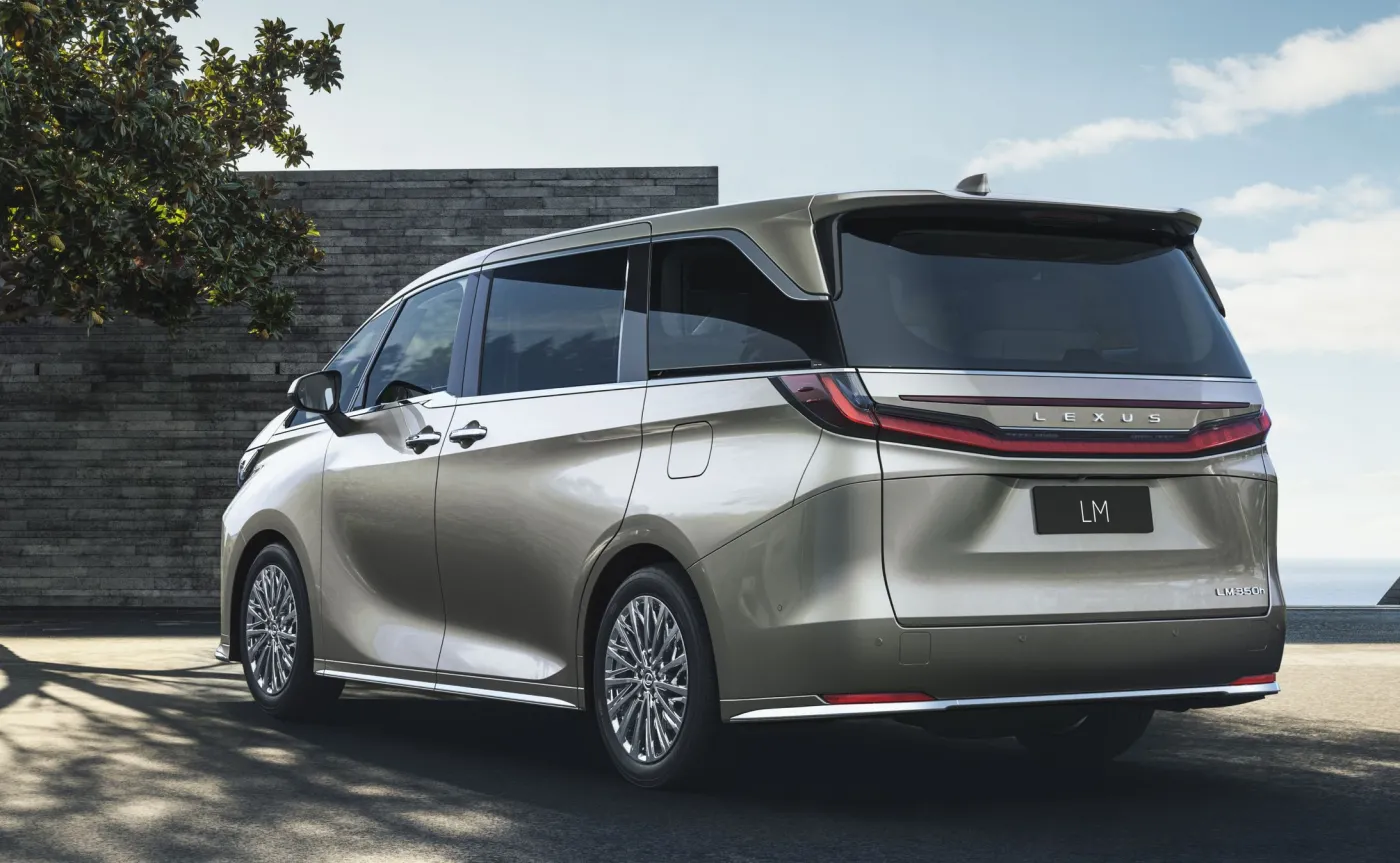 lexus-lm-350h-37774204.jpg
