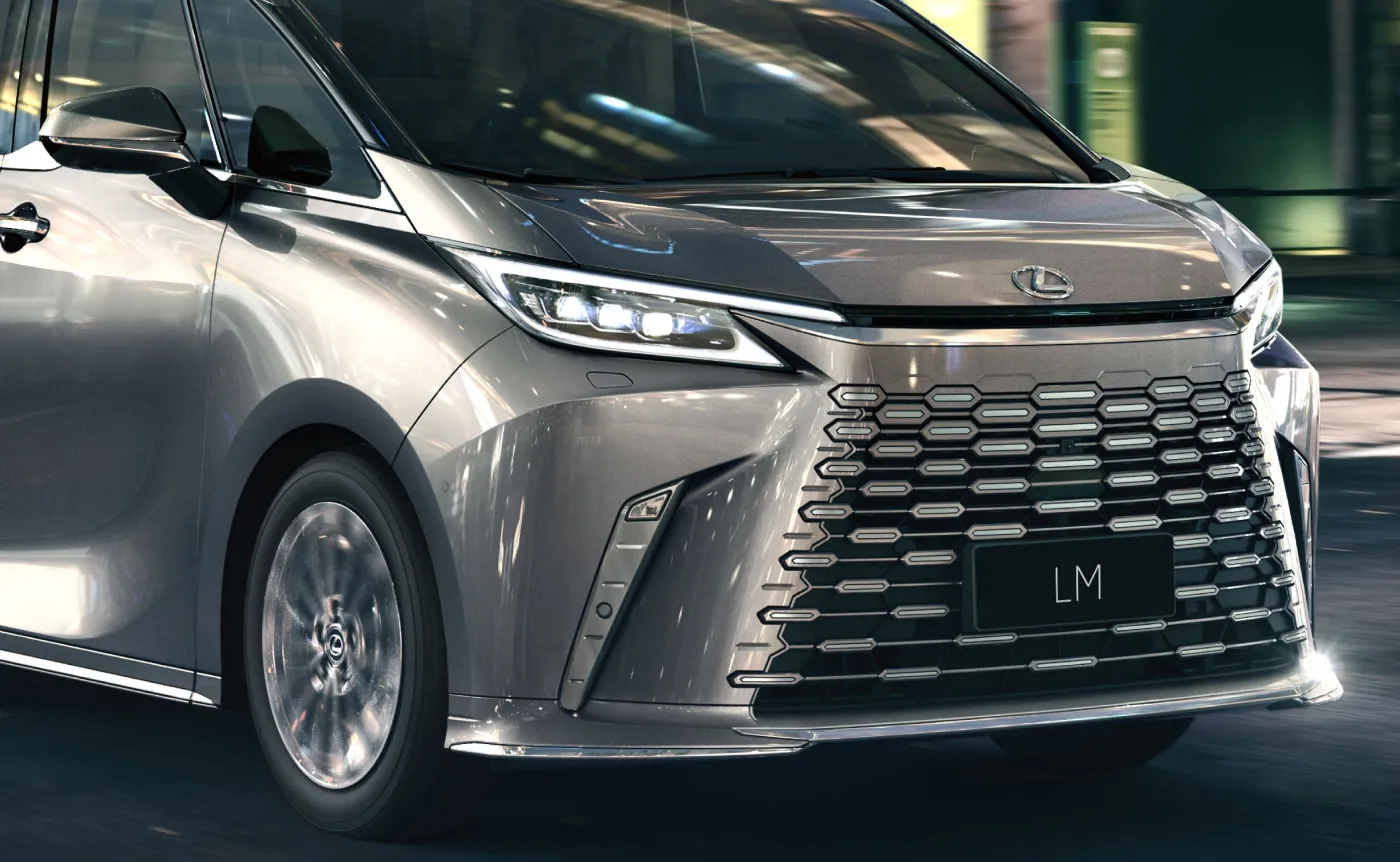 Nowy Lexus LM czy LS? Nie tylko styl i hybryda robią różnicę