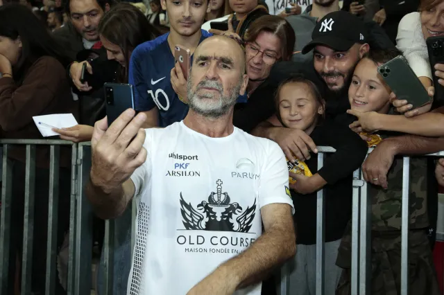 Był piłkarzem, jest piosenkarzem. Eric Cantona zapowiada trasę... koncertową