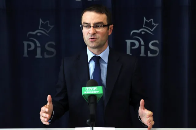 Szef sztabu wyborczego PiS: Marszami wyborów się nie wygrywa