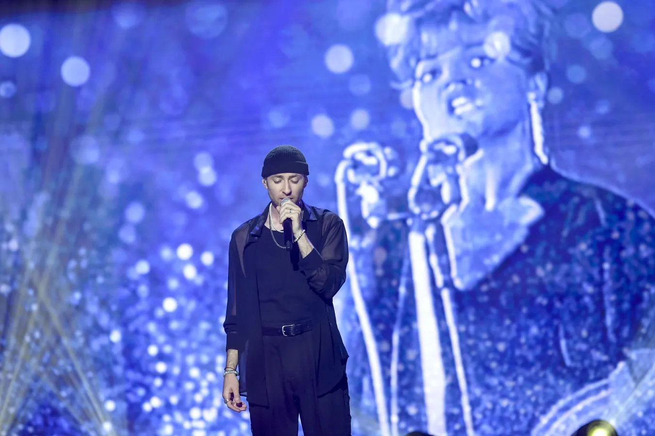 Został zwycięzcą "The Voice of Poland", teraz pojawi się w Opolu. "Moje najlepsze piosenki powstają w 5 minut"