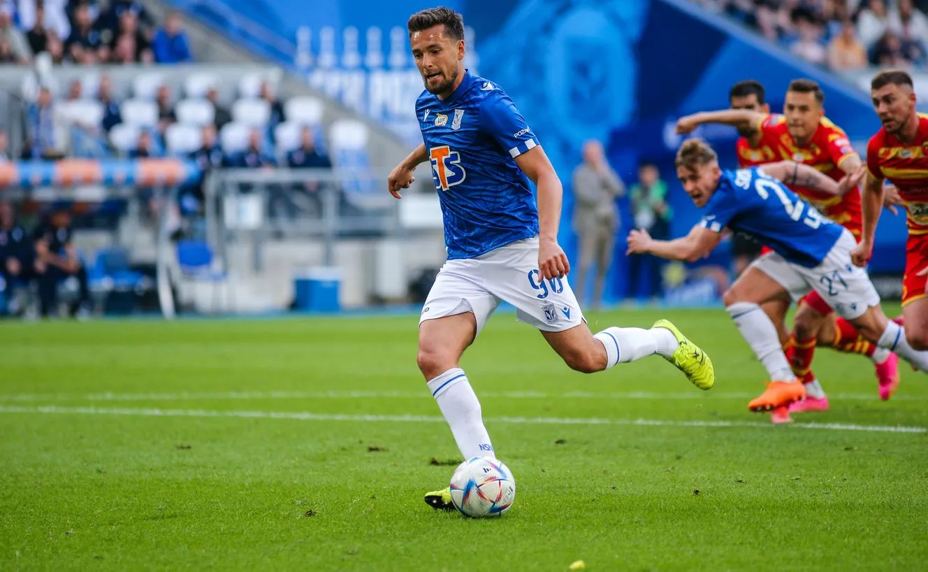 Artur Sobiech przedłużył kontrakt z Lechem