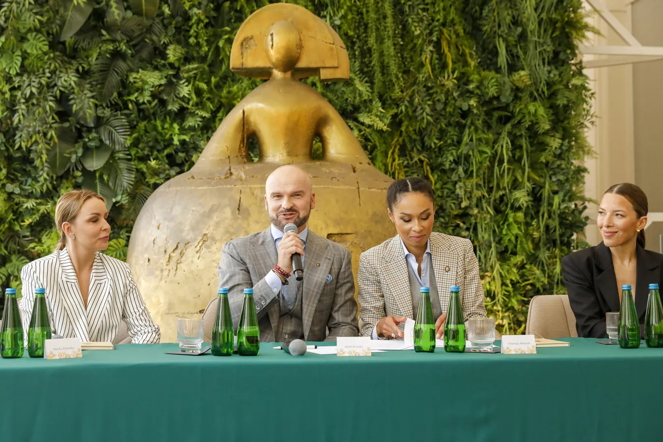 Omenaa Mensah złożyła pozew przeciwko autorowi "Dziewczyn z Dubaju 2"