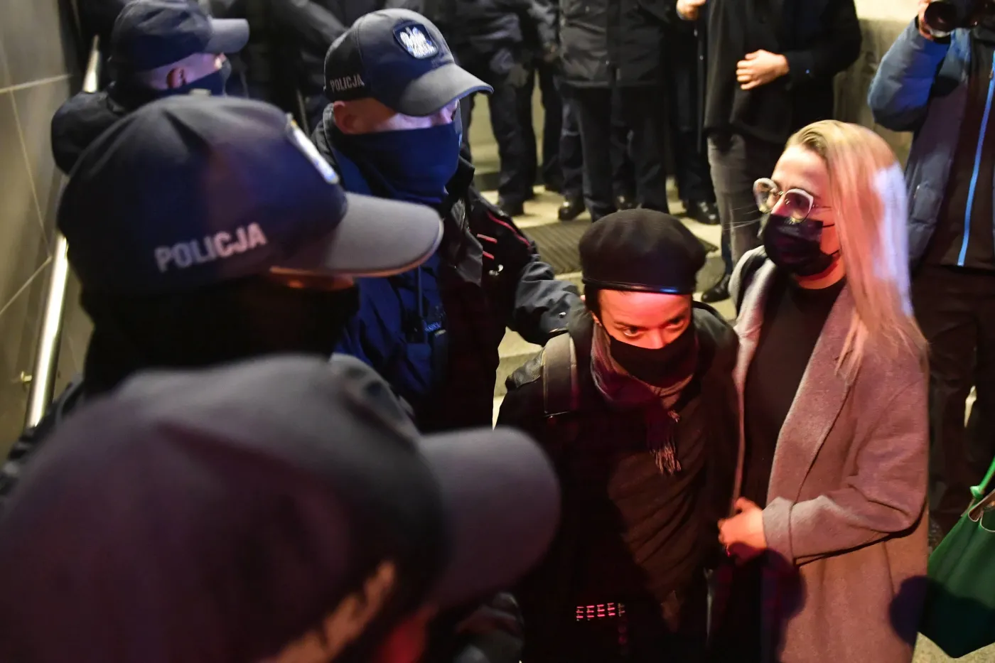 Fotoreporterka oskarżona o kopnięcie policjanta. Jest WYROK