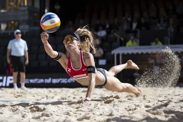 Piasek, skąpe stroje, piękne ciała i sportowe emocje [FOTO]