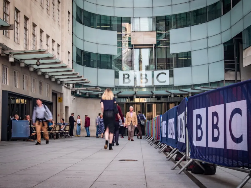 Zwrot w głośnej aferze z udziałem prezentera BBC. "The Sun" w ogniu krytyki