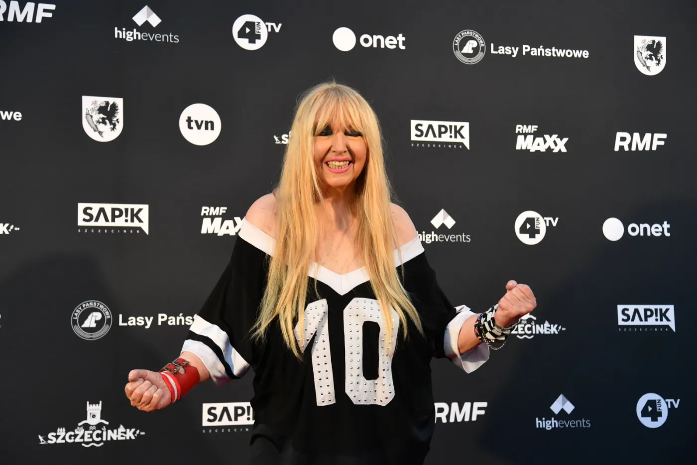 77-letnia Maryla Rodowicz wyjątkowo odważnie ubrała nogi na koncert w Szczecinku... [FOTO]