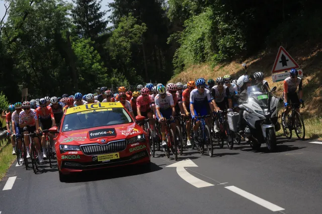Tour de France. Jumbo-Visma rozważa pozew wobec kibica, który spowodował kraksę