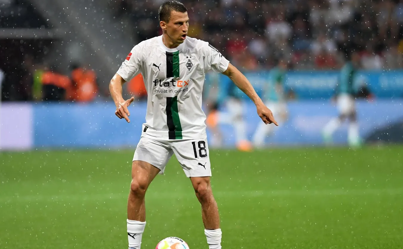 Stefan Lainer poważnie chory. U prawego obrońcy wykryto raka