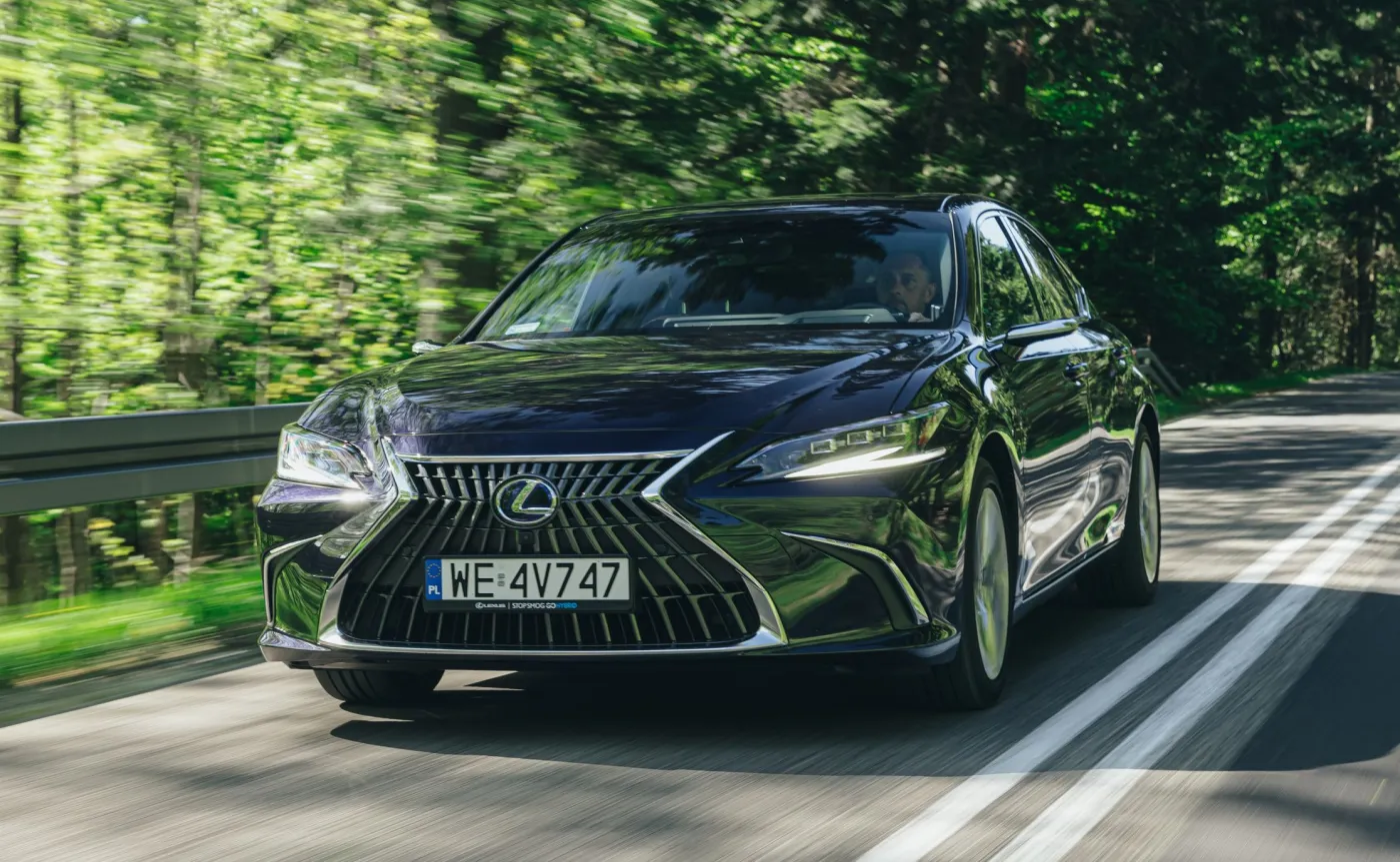 lexus-es-300h-37876356.jpg