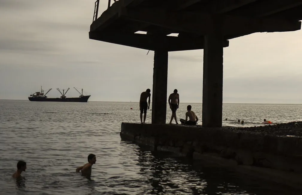 Doradca Zełenskiego kategorycznie zaprzecza. "Nie atakowaliśmy i nie będziemy atakować cywilnych obiektów"