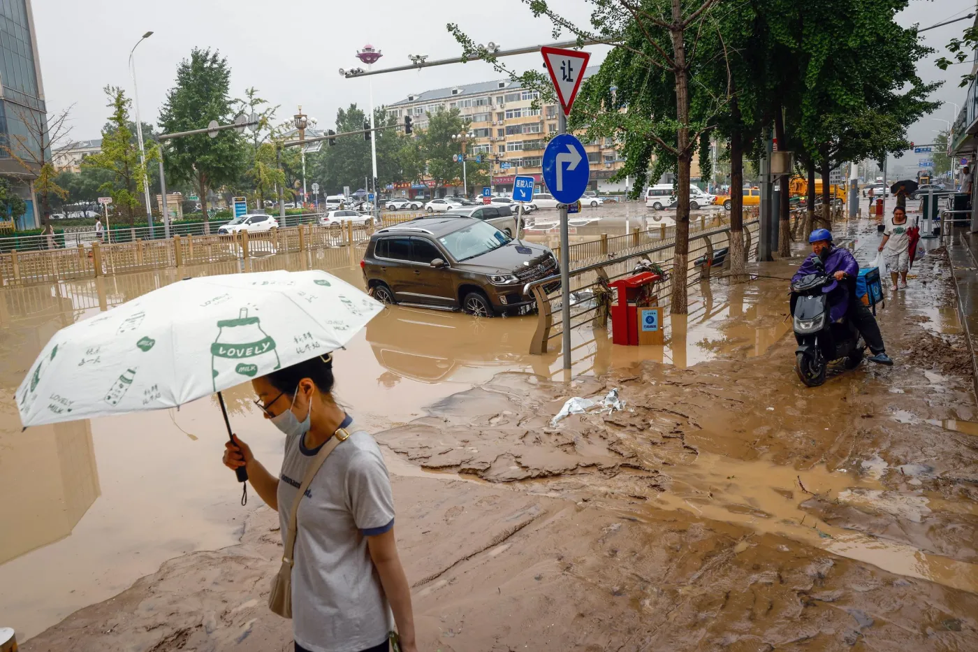 Śmiertelne żniwo powodzi w Pekinie. Takich opadów nie było od 140 lat