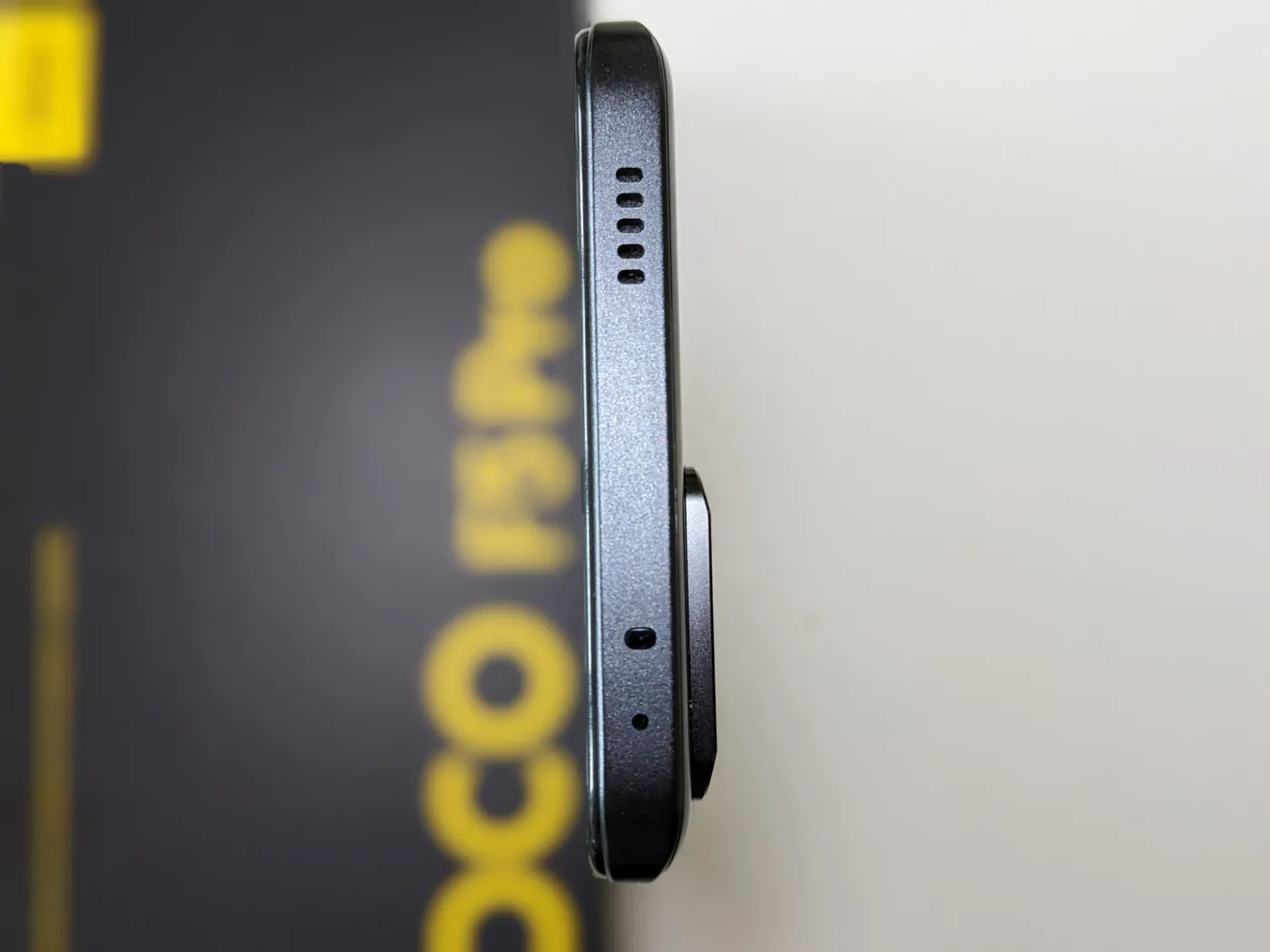 poco-f5-pro-37879666.jpg