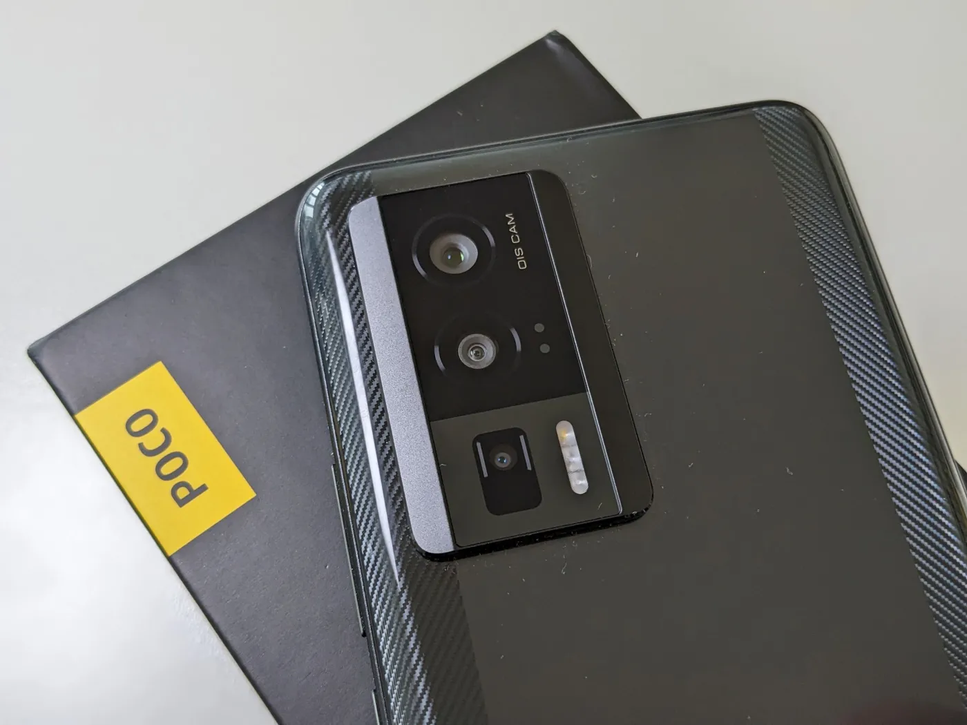 poco-f5-pro-37879669.jpg