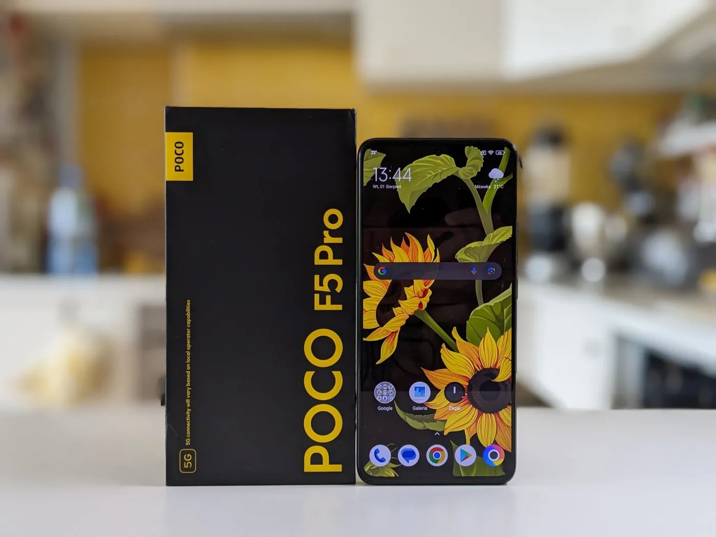 poco-f5-pro-37879663.jpg