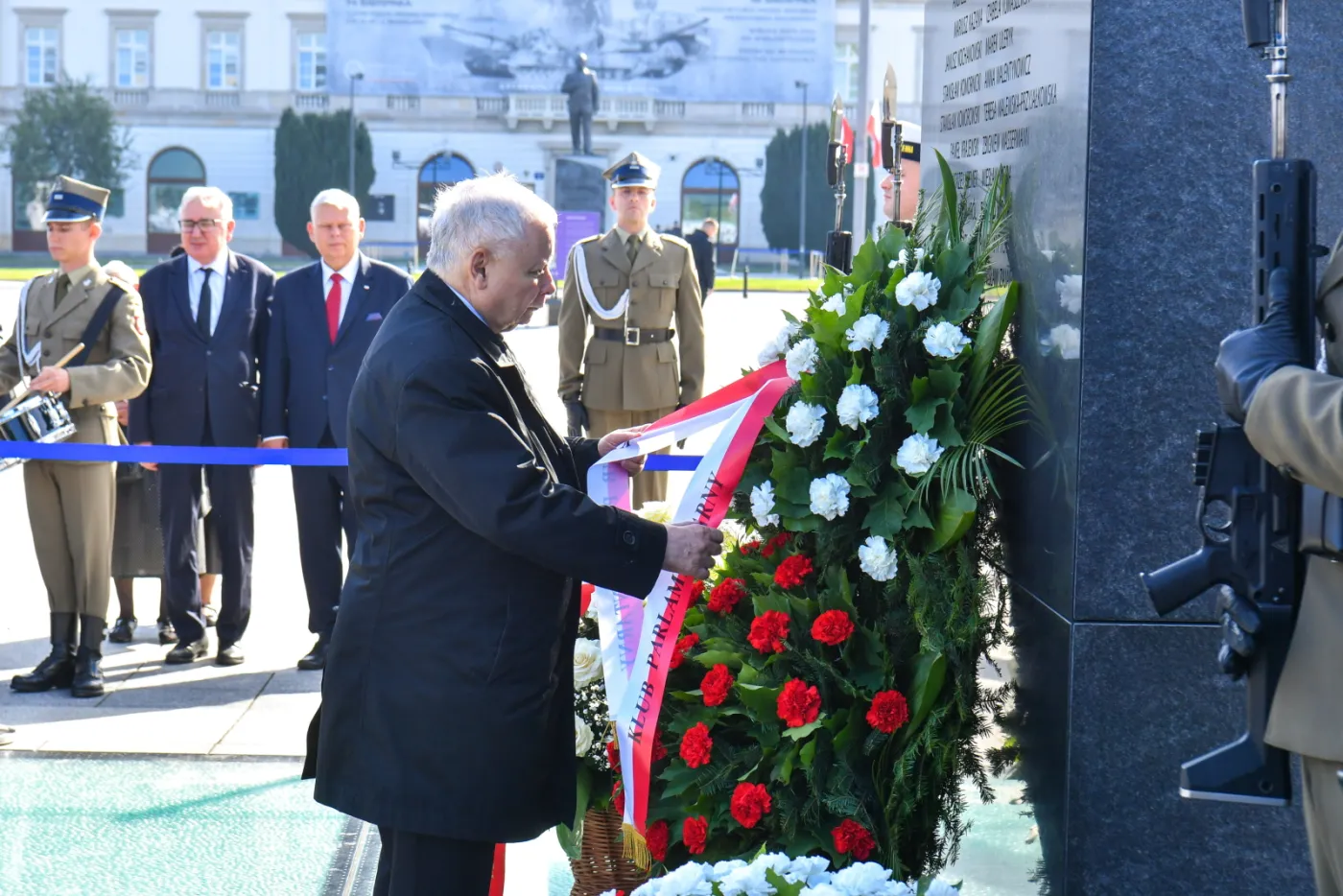 Politycy PIS uczcili pamięć ofiar katastrofy smoleńskiej