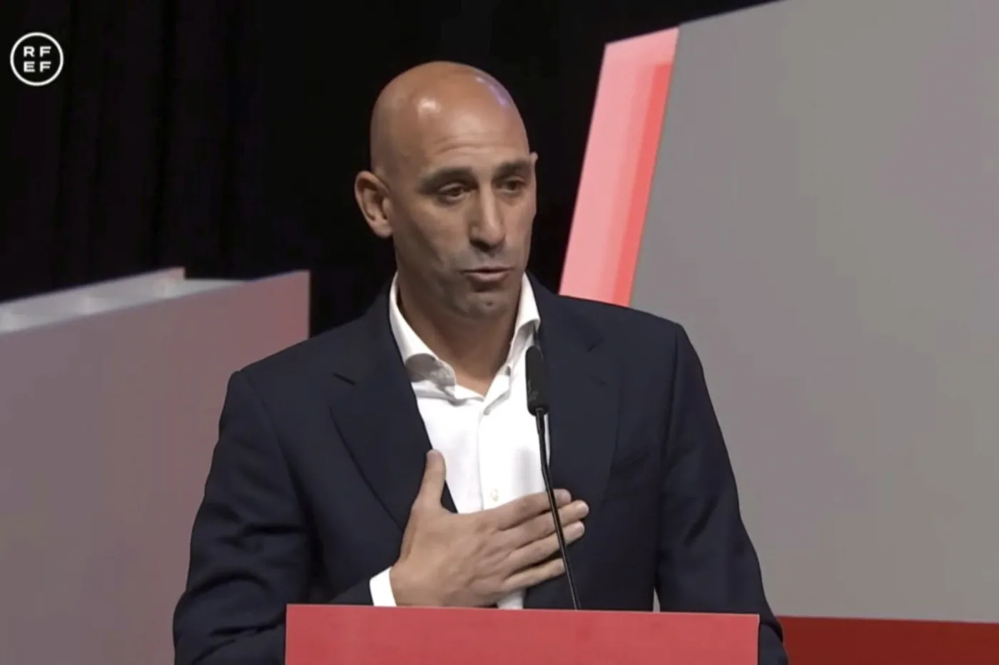 Skandal w hiszpańskiej piłce. FIFA zawiesiła prezesa federacji Hiszpanii