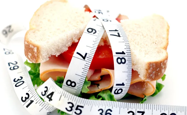 Ta dieta może złagodzić objawy alzheimera, poprawić pamięć