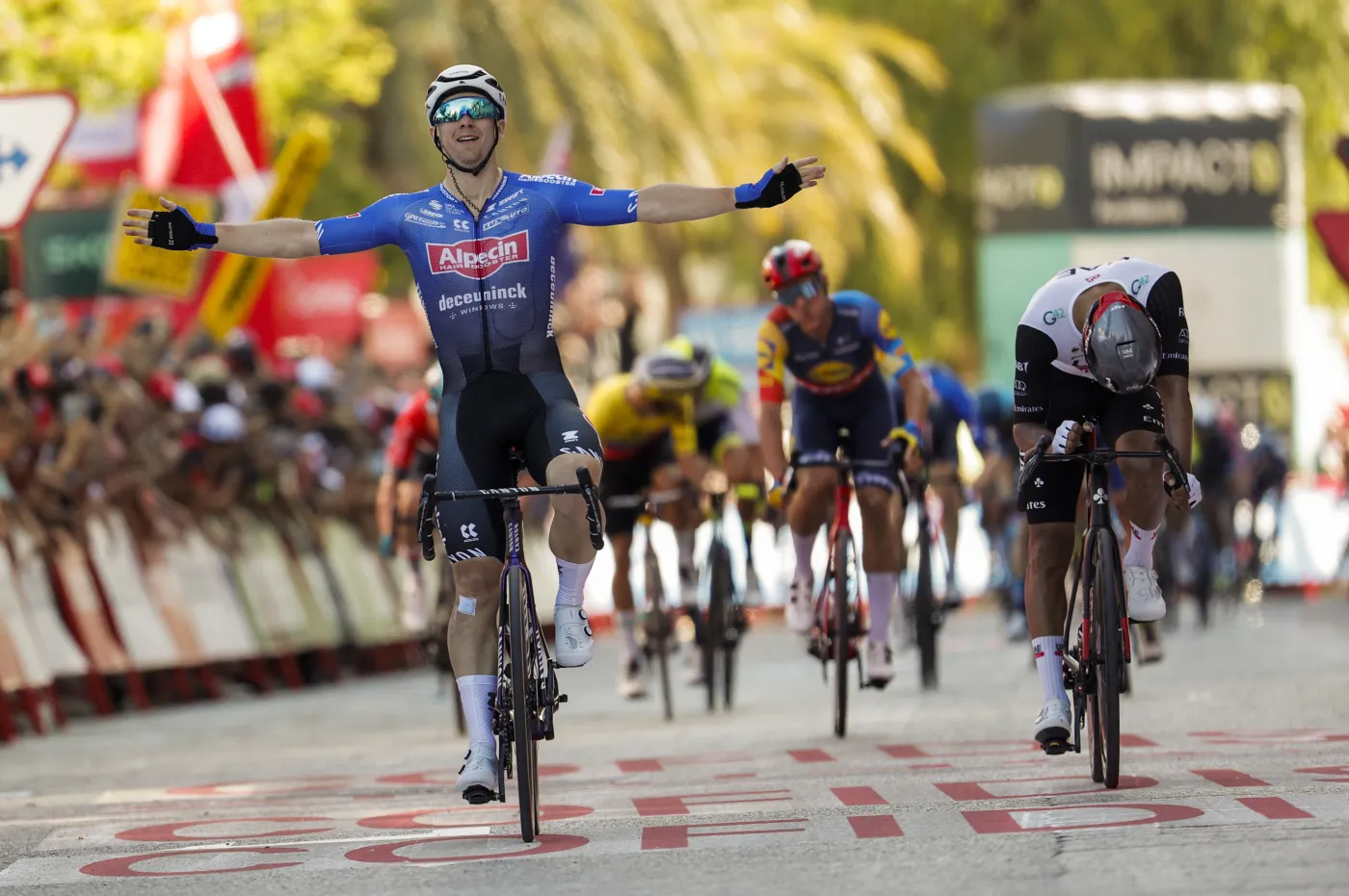 Vuelta a Espana: Kaden Groves wygrał 4. etap. Remco Evenepoel liderem