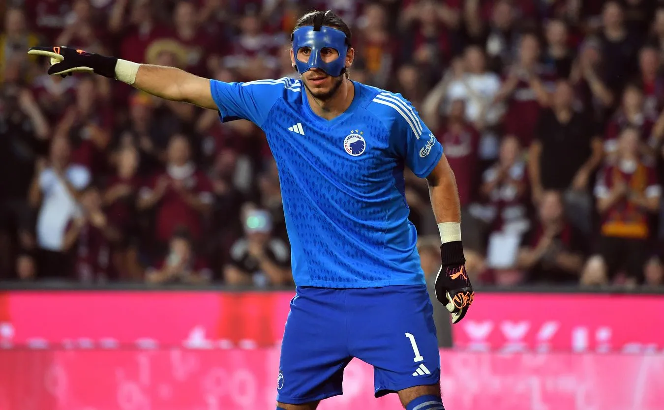 El. piłkarskiej LM. Kamil Grabara spróbuje zatrzymać Raków