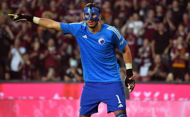 El. piłkarskiej LM. Kamil Grabara spróbuje zatrzymać Raków