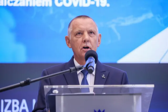 Szokujący raport NIK. Banaś składa wniosek do TK