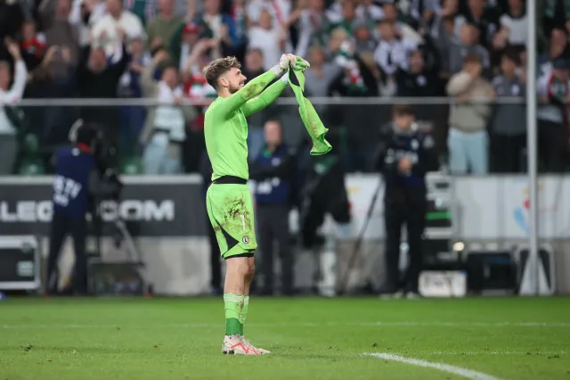 Bidon Kacpra Tobiasza dał Legii Warszawa awans do Ligi Konferencji [FOTO]