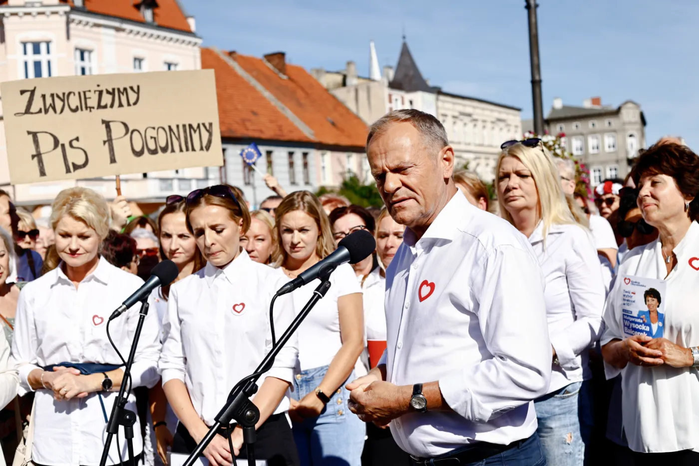 Kolejna awantura na spotkaniu z Tuskiem. Tłum wybuczał pracownika TVP