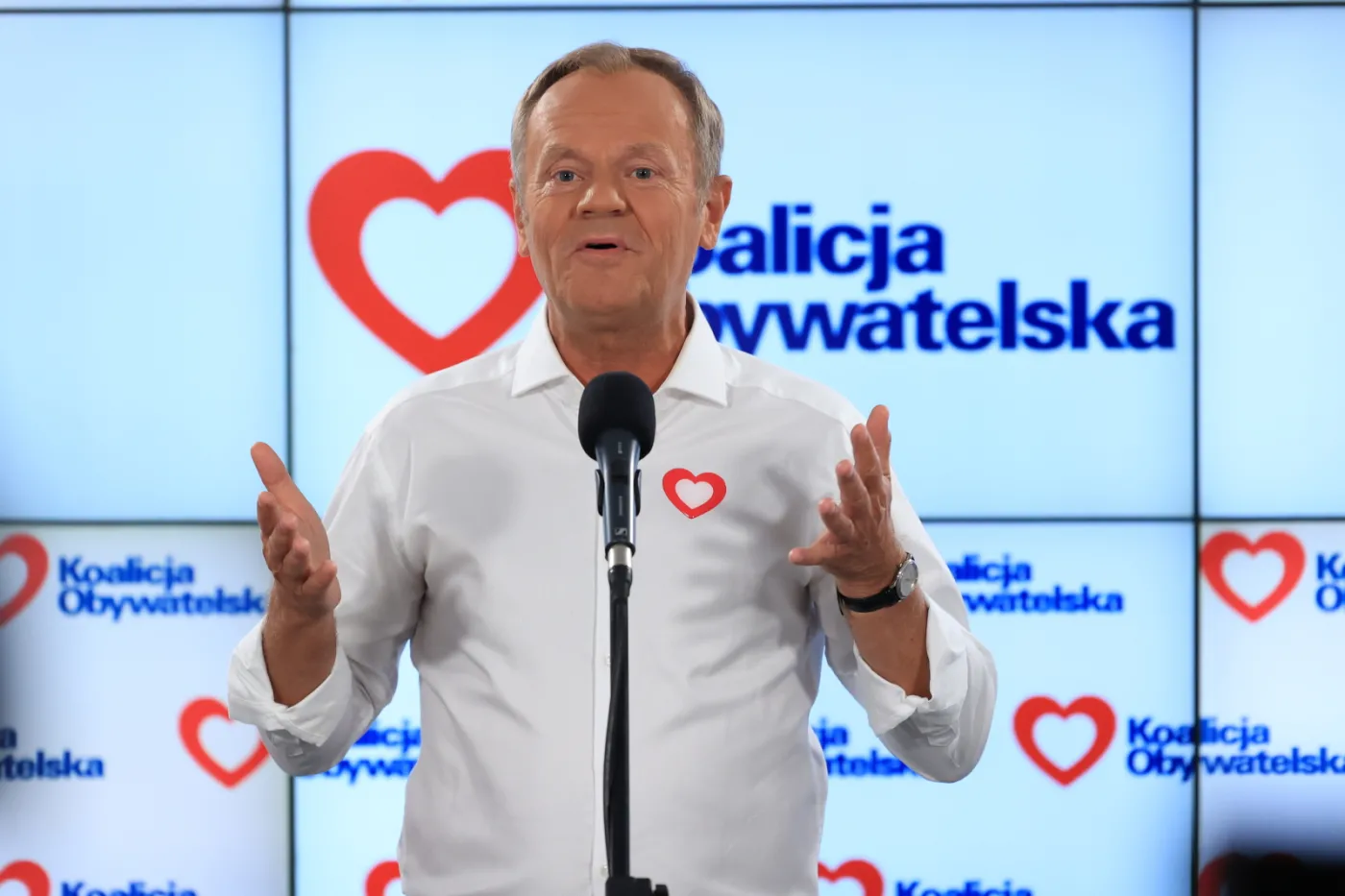 Wybory 2023. Afera wizowa PiS. Tusk: Mam pięć pytań do pięciu Panów
