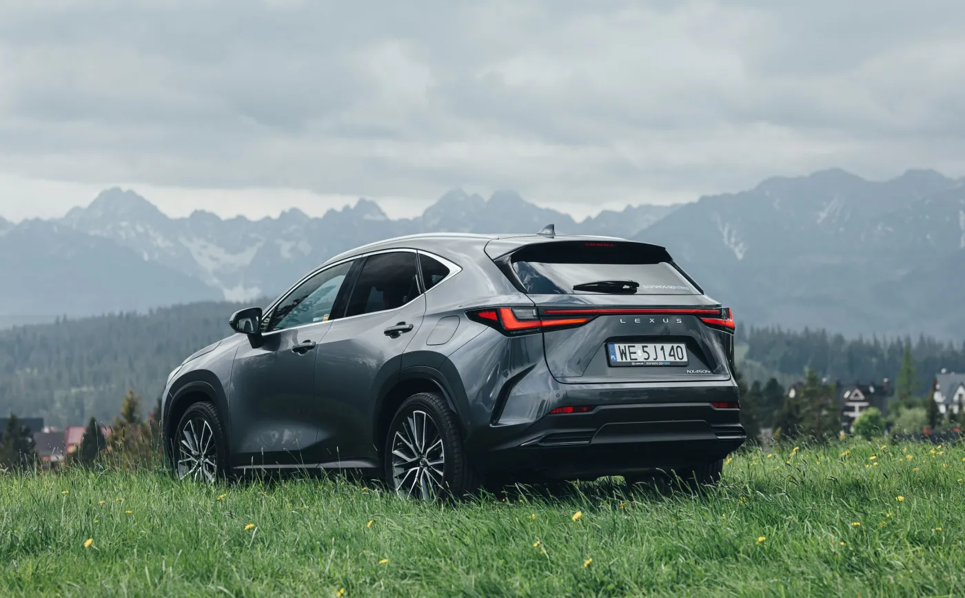 lexus-nx-450h-37499649.jpg